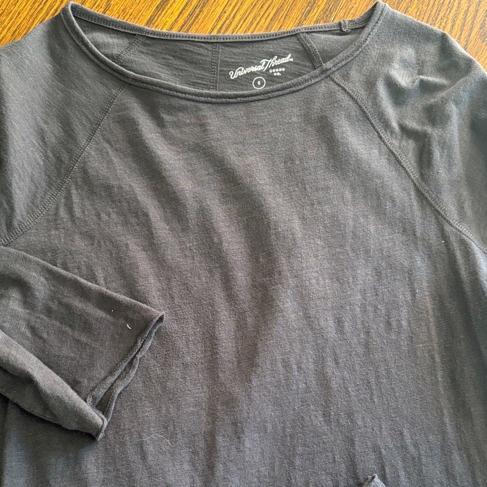 Universal Thread Women's Gray Long Sleeve Tee